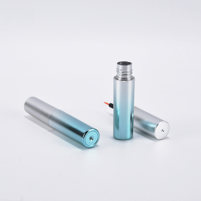 2022 custom logo empty lip gloss containers gradual change round shape empty mini short ombre blue lip gloss wand tubes